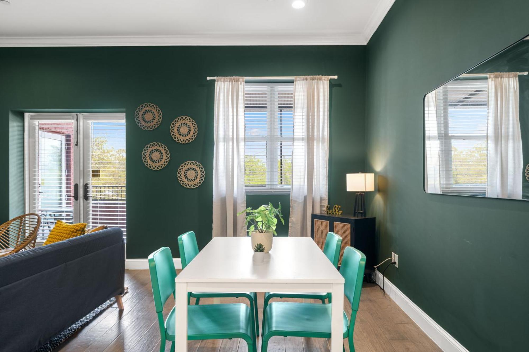 New! Rumba Roost - Upscale Ybor On 7th Ave, Shared Balcony
