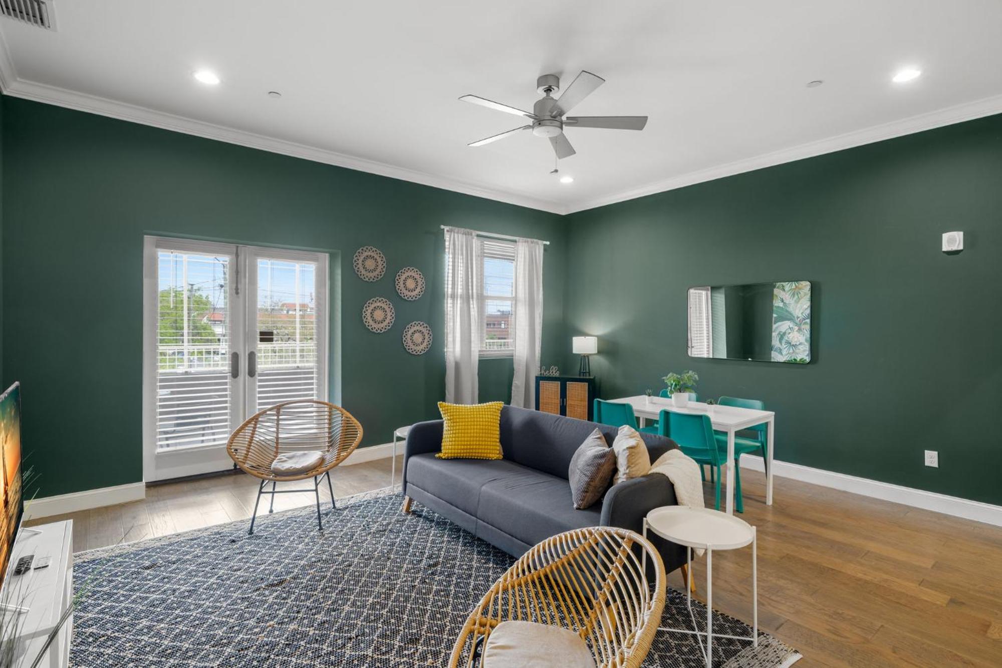 New! Rumba Roost - Upscale Ybor On 7th Ave, Shared Balcony Apartment Tampa